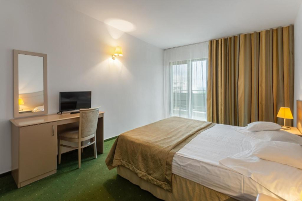 Las mejores ofertas de Brad Eforie Eforie 