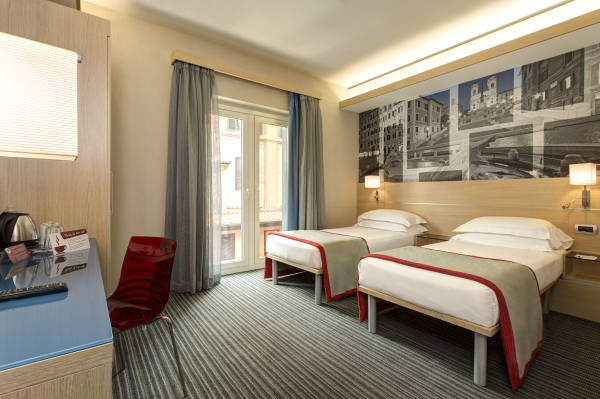 Las mejores ofertas de iQ Hotel Roma Roma