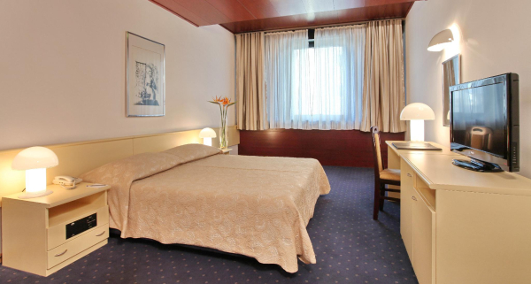 Las mejores ofertas de Slavija Garni Hotel Belgrado