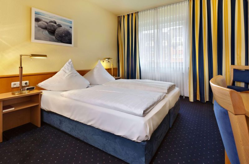 TRYP By Wyndham Luebeck Aquamarin