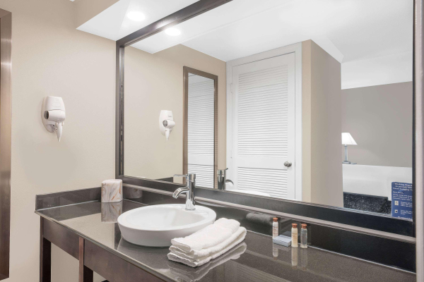 Las mejores ofertas de Hawthorn Suites by Wyndham Manchester Hartford Manchester 