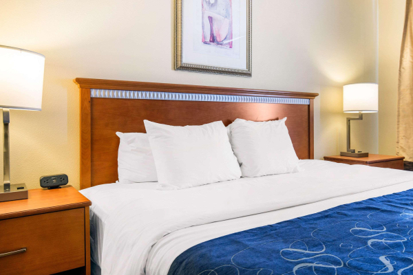 Las mejores ofertas de Comfort Suites Normal University area Normal 