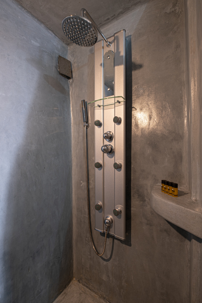 Las mejores ofertas de Loucas On The Cliff Yefira