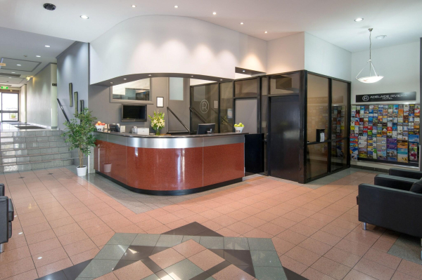 Las mejores ofertas de Comfort Hotel Adelaide Riviera Adelaide