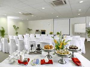 DoubleTree Resort by Hilton Hotel Fiji - Sonaisali Island