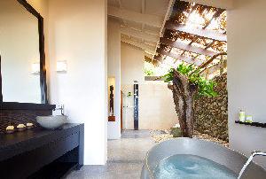 DoubleTree Resort by Hilton Hotel Fiji - Sonaisali Island