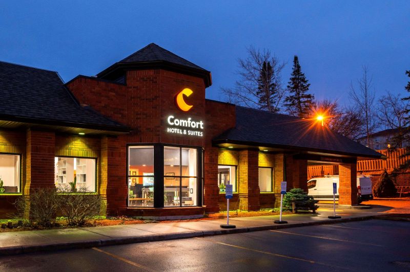 Las mejores ofertas de Comfort Hotel & Suites Peterborough