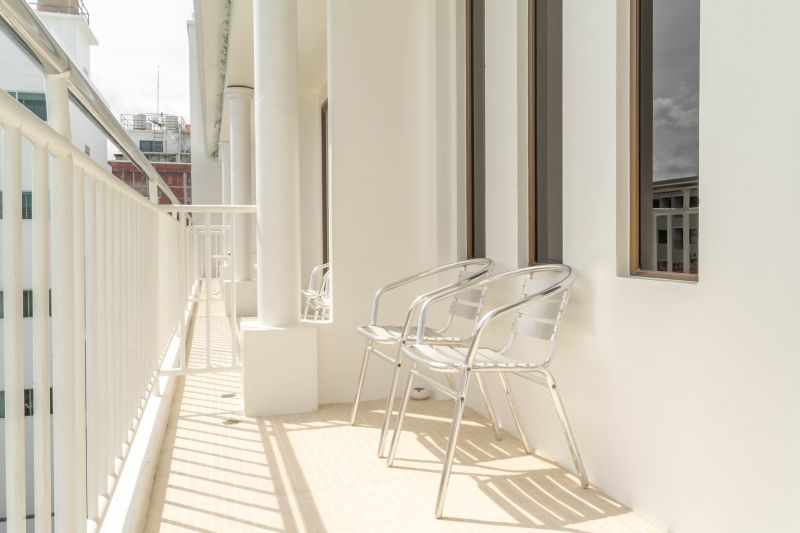 LA Vintage Resort by Poppa Palace