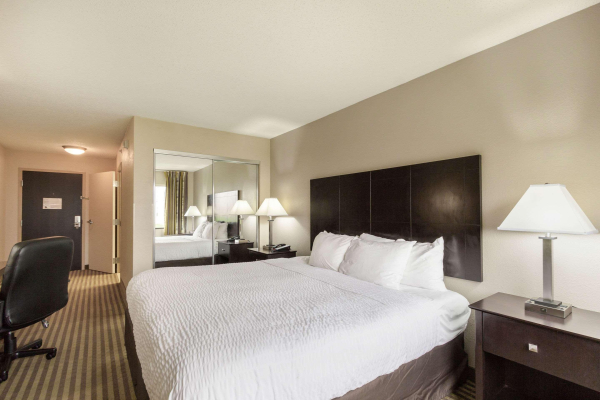 Las mejores ofertas de Clarion Hotel Beachwood-Cleveland Cleveland 