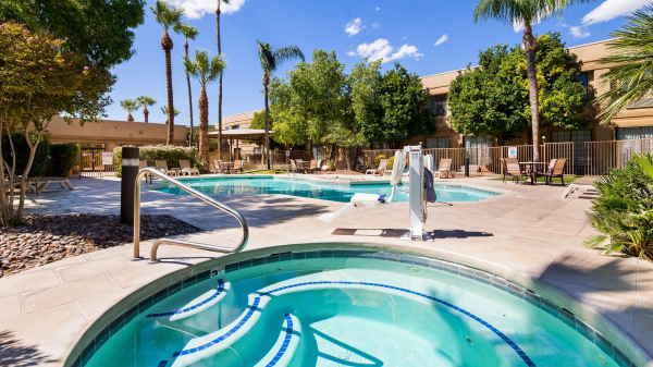 Las mejores ofertas de Hotel Bridgeway, A Ramada By Wyndham Tucson