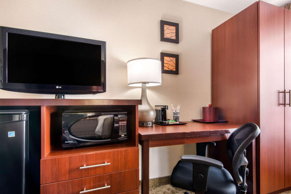 Las mejores ofertas de Comfort Inn Toronto Airport West Mississauga Beach