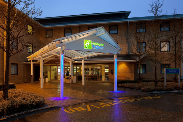 Las mejores ofertas de Holiday Inn Express Milton Keynes Northampton 