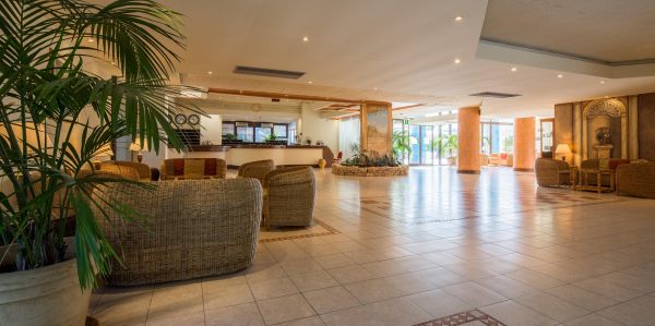 Las mejores ofertas de UNA HOTELS Naxos Beach Sicilia Taormina 