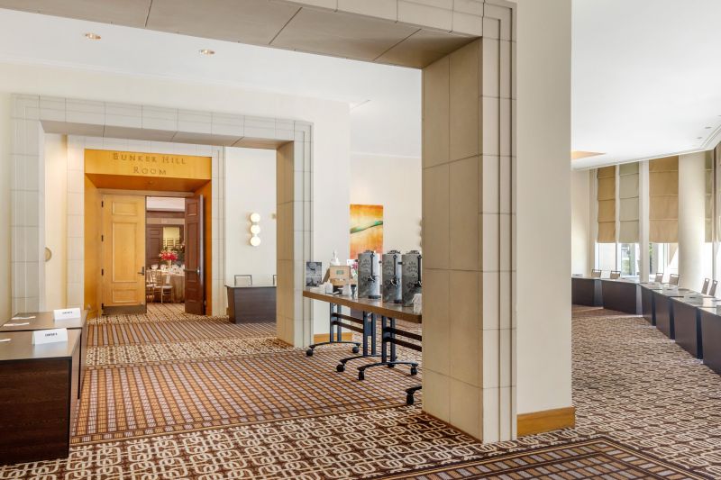 Las mejores ofertas de Omni Los Angeles Hotel at California Plaza Los Angeles