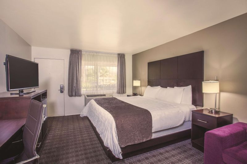 Las mejores ofertas de La Quinta Inn Suites Santa Barbara Downtown Santa Barbara 