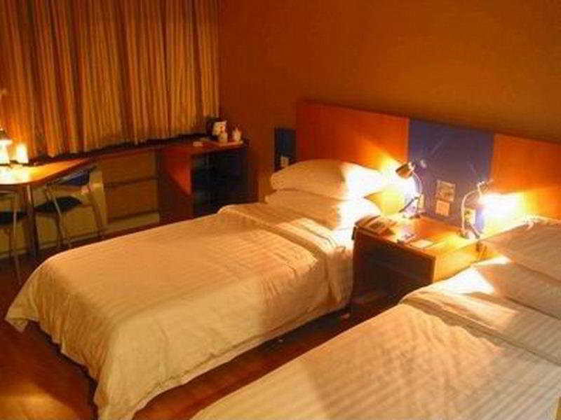 Las mejores ofertas de City Central Youth Pekin