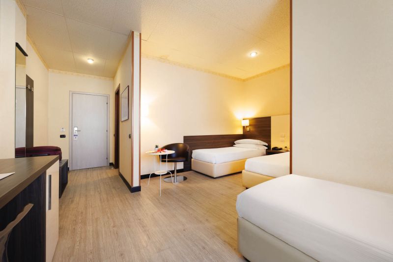 Las mejores ofertas de JR Hotels Amadeus  Bologna BOLONIA