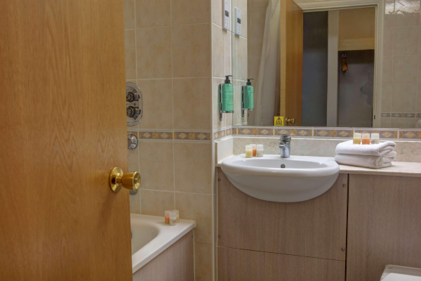 Las mejores ofertas de The Watermill Hotel, Sure Hotel Collection by Best Luton 