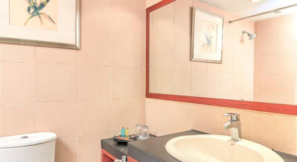 Las mejores ofertas de The Warwick Outlying Island