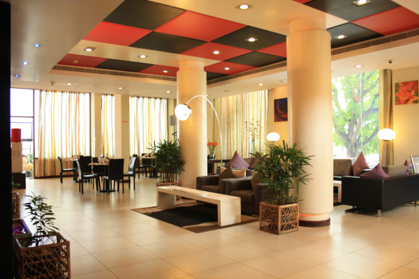 Las mejores ofertas de 37 The Crescent, Race Course, Bangalore Bangalore