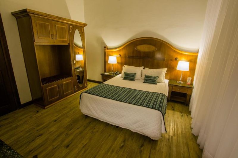 Johnsccher by SJ San Juan Curitiba