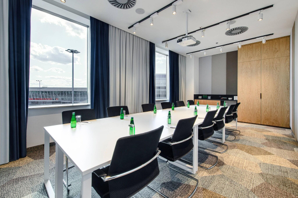 Las mejores ofertas de Courtyard Warsaw Airport Varsovia