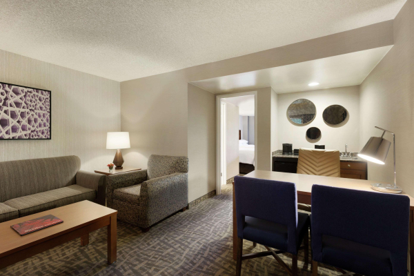 Las mejores ofertas de Embassy Suites Santa Ana - Orange County Airport Santa Ana Pueblo