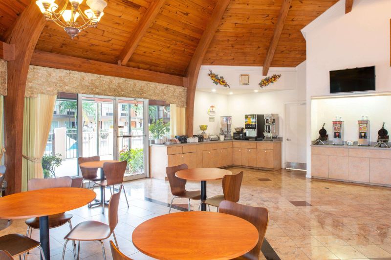 Las mejores ofertas de Super 8 by Wyndham North Palm Beach North Palm Beach 