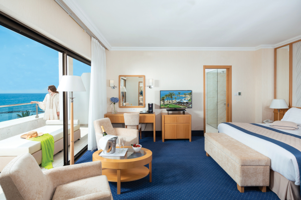 Las mejores ofertas de Constantinou Bros Pioneer Beach Hotel Paphos