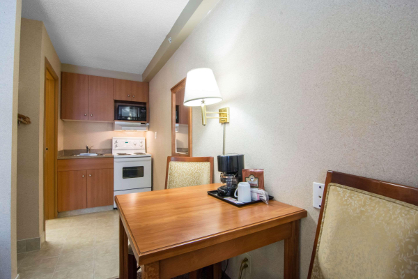 Las mejores ofertas de Econo Lodge Inn & Suites University Calgary 