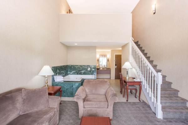 Las mejores ofertas de Ramada By Wyndham Kelowna Hotel & Conference Cente Kelowna