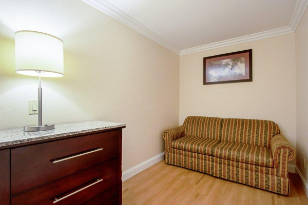 Las mejores ofertas de Red Roof Inn & Suites Monterey Monterey