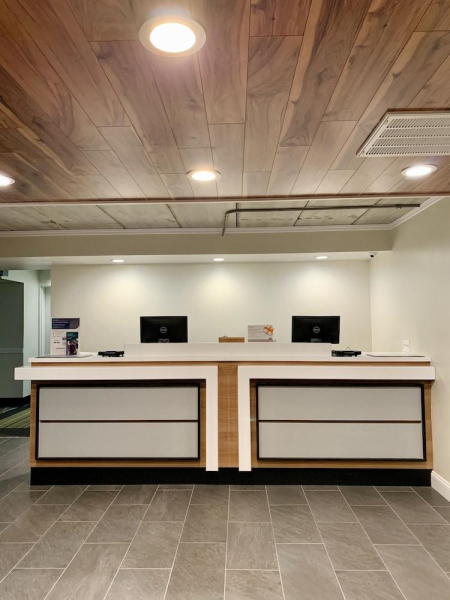 Las mejores ofertas de Clarion Pointe Richmond North Near University Richmond 