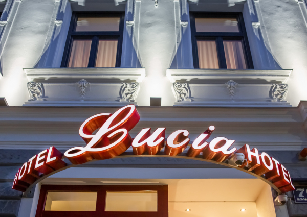 Las mejores ofertas de Lucia Viena