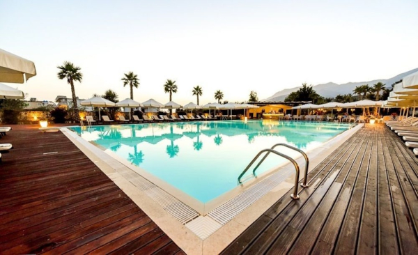 Las mejores ofertas de Rapos Resort Himara