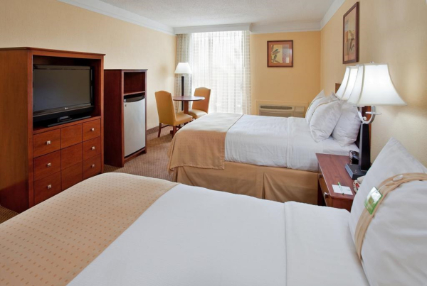 Las mejores ofertas de Holiday Inn & El Tropical Casino Ponce Ponce