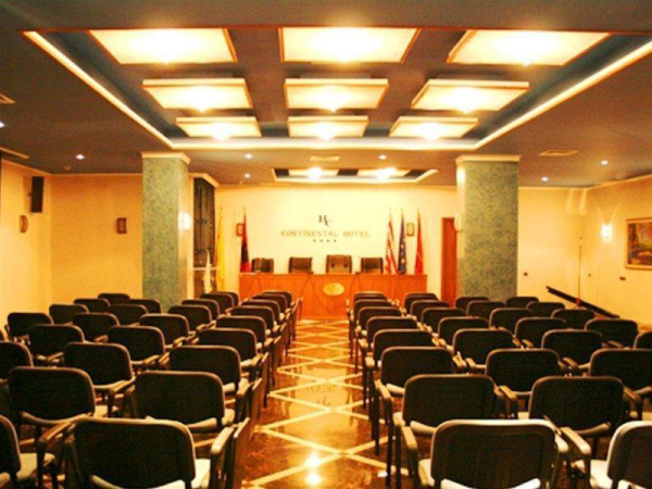 Las mejores ofertas de Continental Vora Tirana 