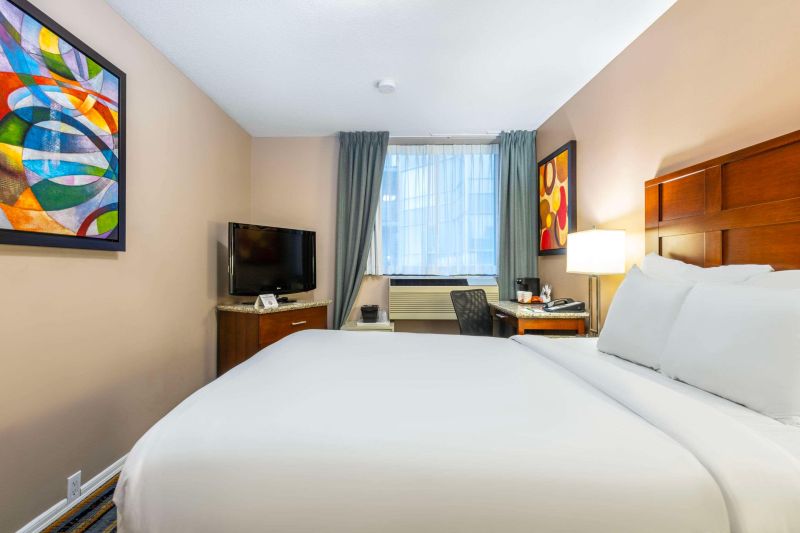 Quality Inn & Suites Downtown Vancouver
