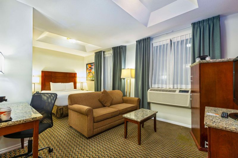 Quality Inn & Suites Downtown Vancouver