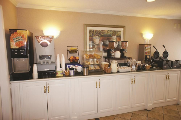 Las mejores ofertas de LA QUINTA INN CLEVELAND INDEPENDENCE Independence 