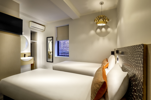 Las mejores ofertas de Batman's Hill on Collins Melbourne 