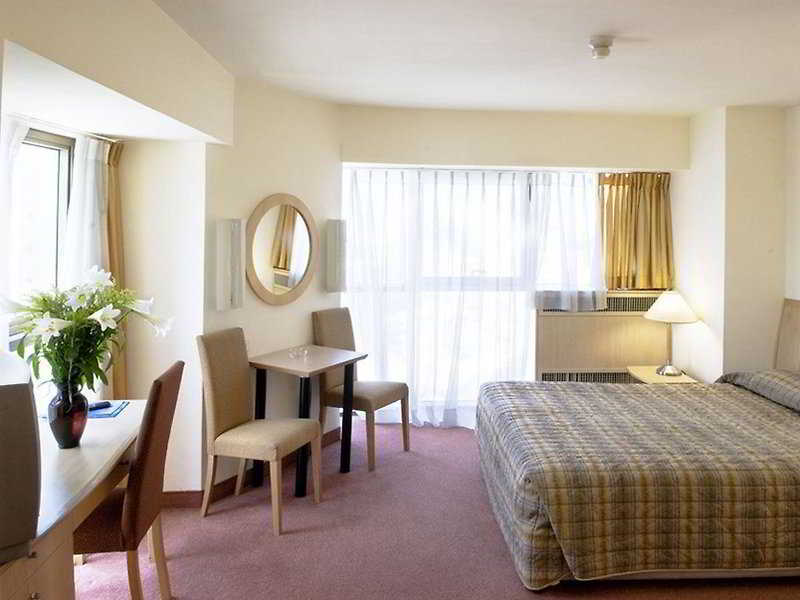 Ramada By Wyndham Ramat Gan