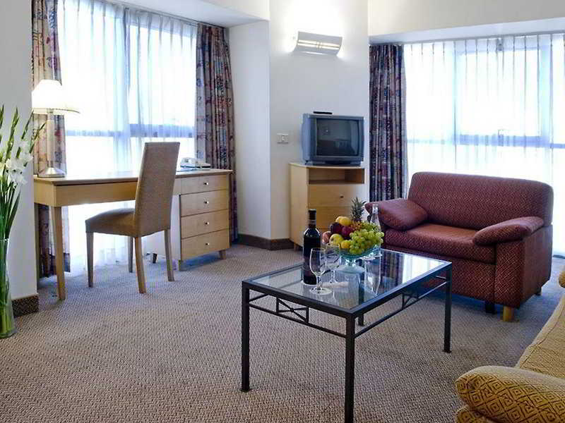 Ramada By Wyndham Ramat Gan