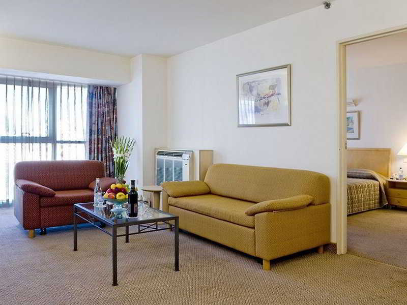 Ramada By Wyndham Ramat Gan