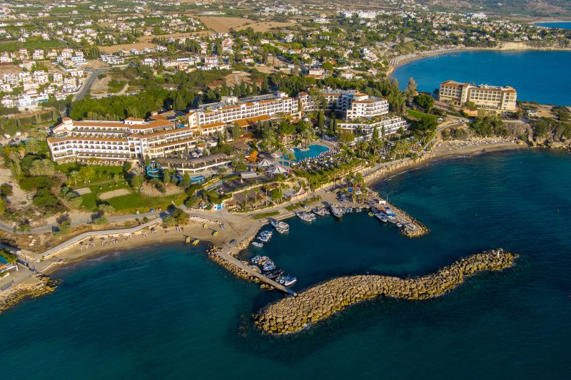 Las mejores ofertas de Coral Beach Hotel and Resort Paphos