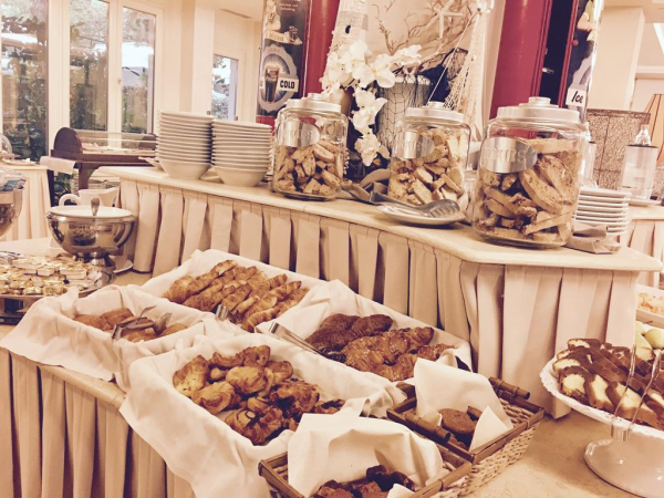 Las mejores ofertas de JR Resort Logos Forte dei Marmi Forte Dei Marmi 