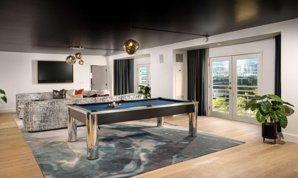 Las mejores ofertas de Virgin Hotels Las Vegas Curio Collection by Hilton Las Vegas