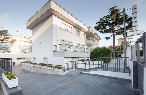 Las mejores ofertas de Suites & Residence Hotel NÁPOLES