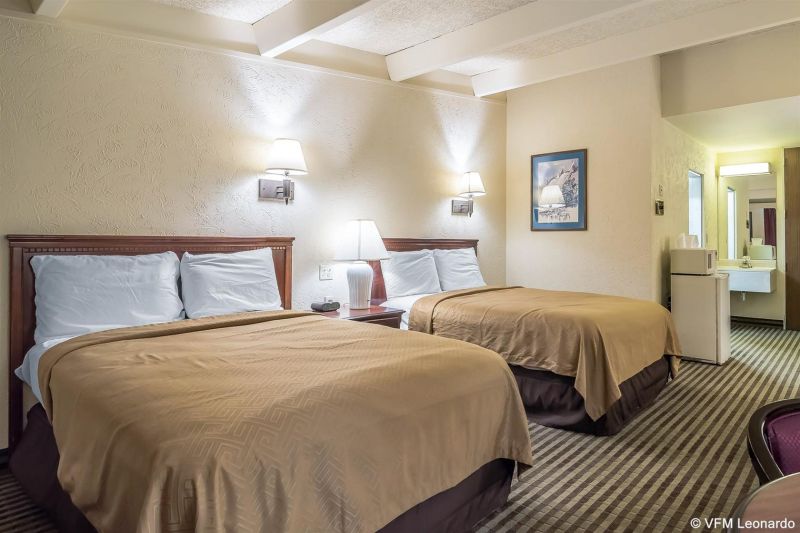 Econo Lodge Inn & Suites Binghamton Area