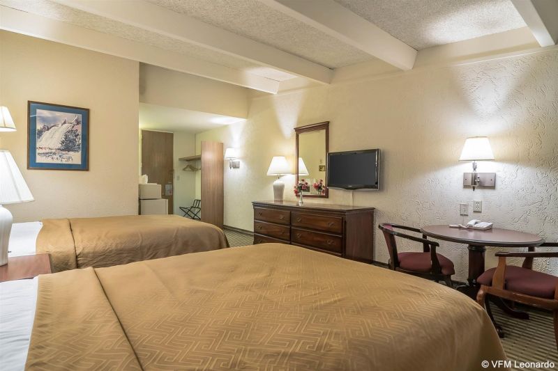 Econo Lodge Inn & Suites Binghamton Area
